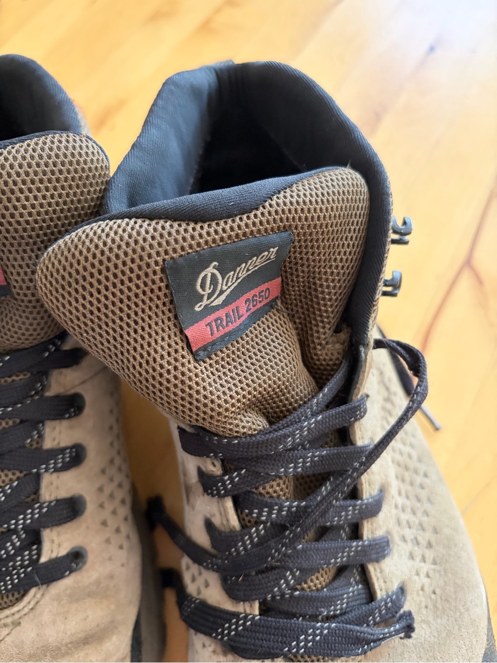 Danner Men's Trail 2650 Hiking Boots in Gray and Black - Picture 3 of 7